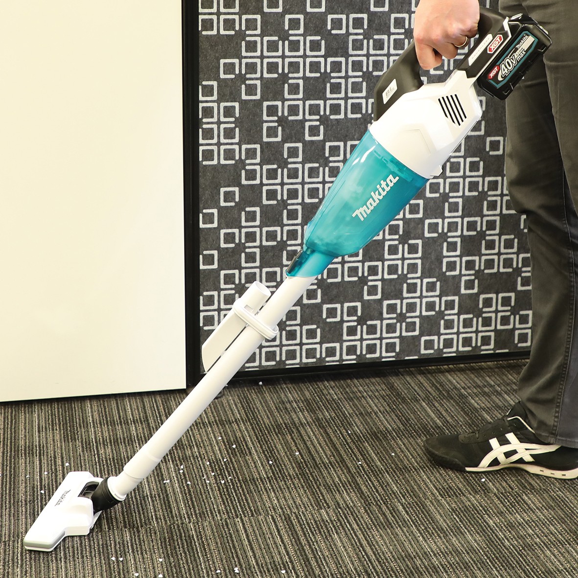 CL001GD118-40V Max Brushless Stick Vacuum Kit