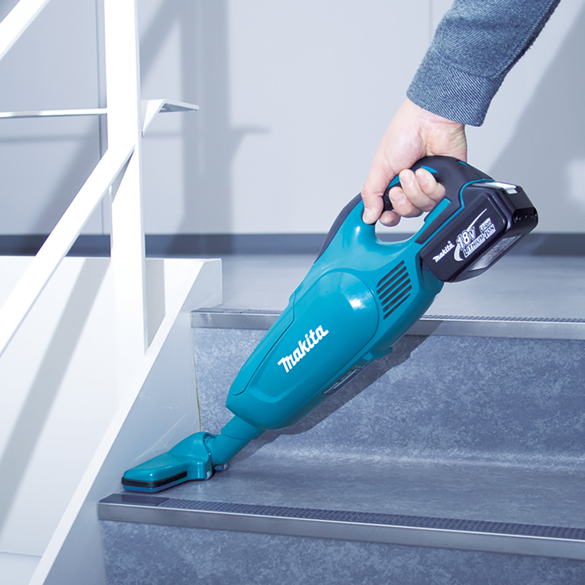 DCL182Z-18V Mobile Stick Vacuum