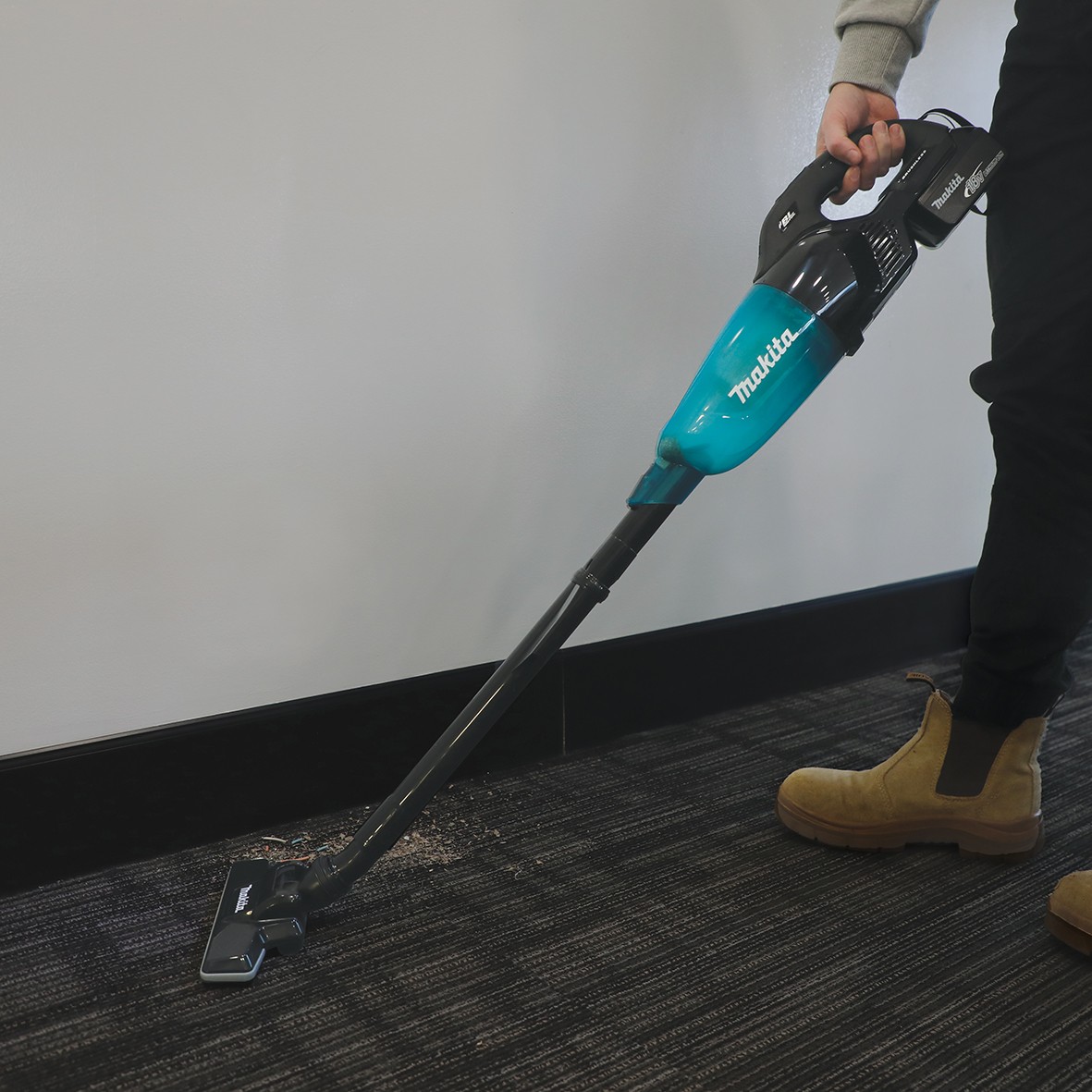 DCL283ZBX1-18V Brushless Stick Vacuum