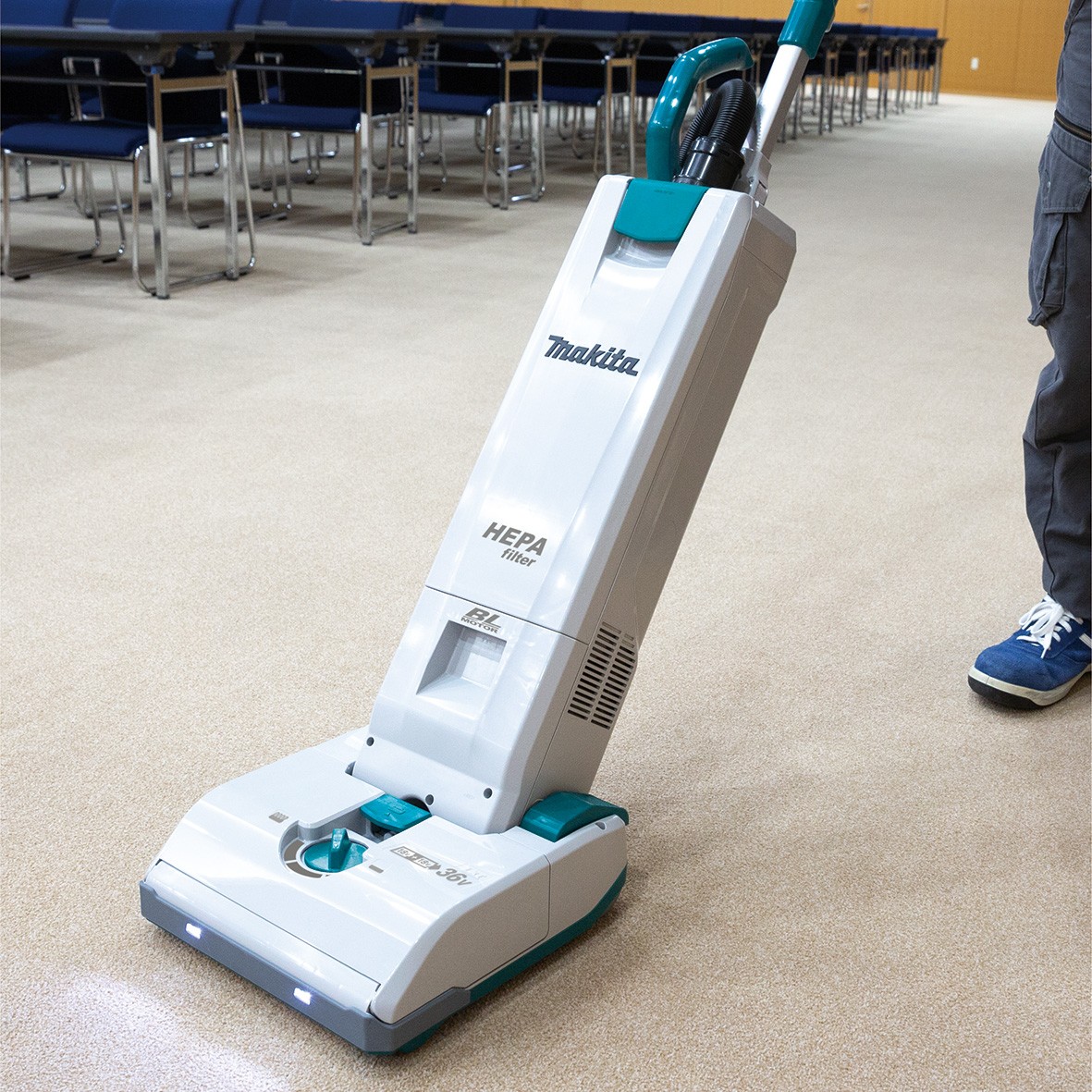 DVC560PG2- 18Vx2 Brushless Upright Vacuum Cleaner Kit