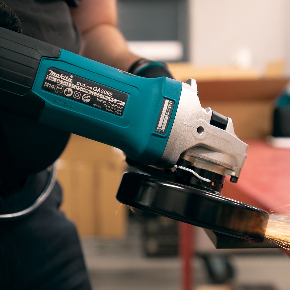 GA5092X01-125mm (5") 1,900W Slide Switch Angle Grinder