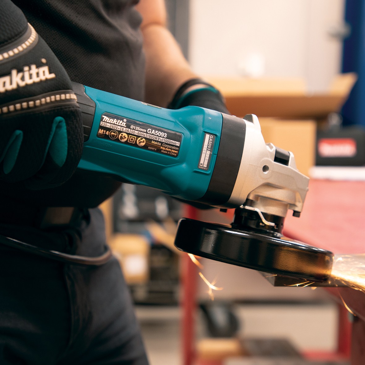 GA5093X01-125mm (5") 1,900W Paddle Switch Angle Grinder