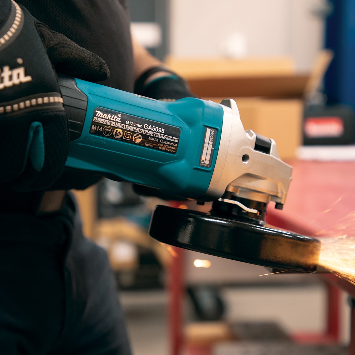 GA5095X01-125mm (5") 1,900W Paddle Switch Angle Grinder