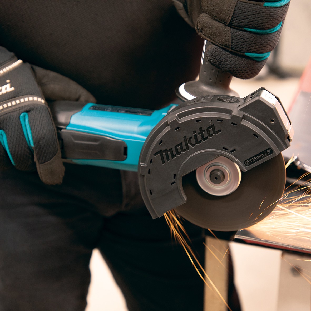 GA5095X01-125mm (5") 1,900W Paddle Switch Angle Grinder