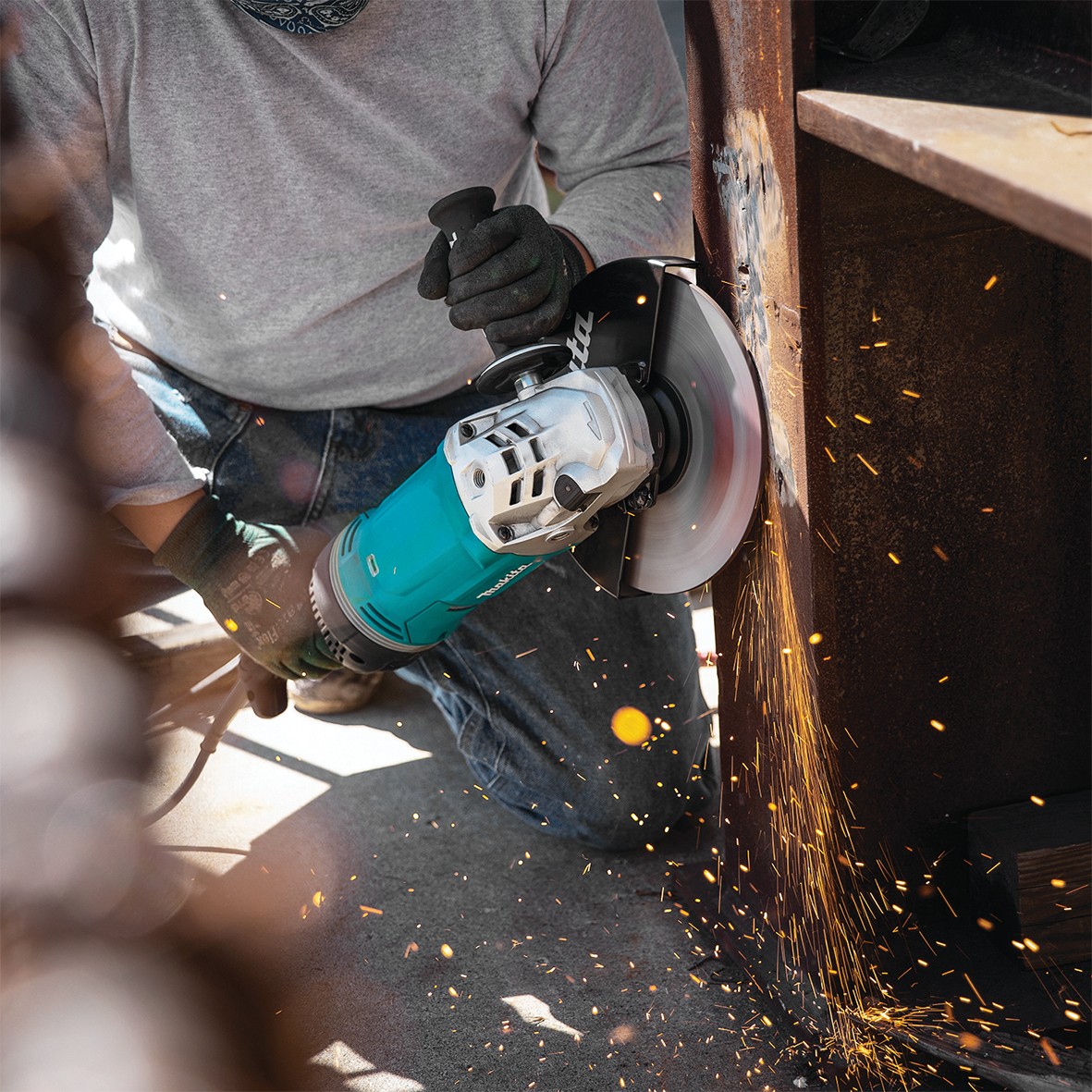 GA9070X1- 230mm (9") Angle Grinder