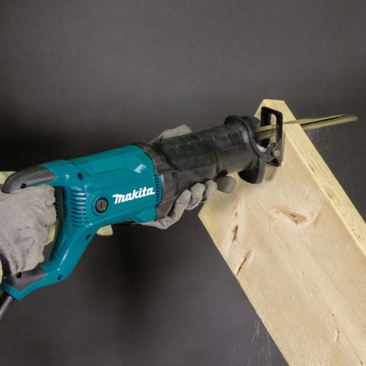 JR3051TK- Variable Speed Recipro Saw