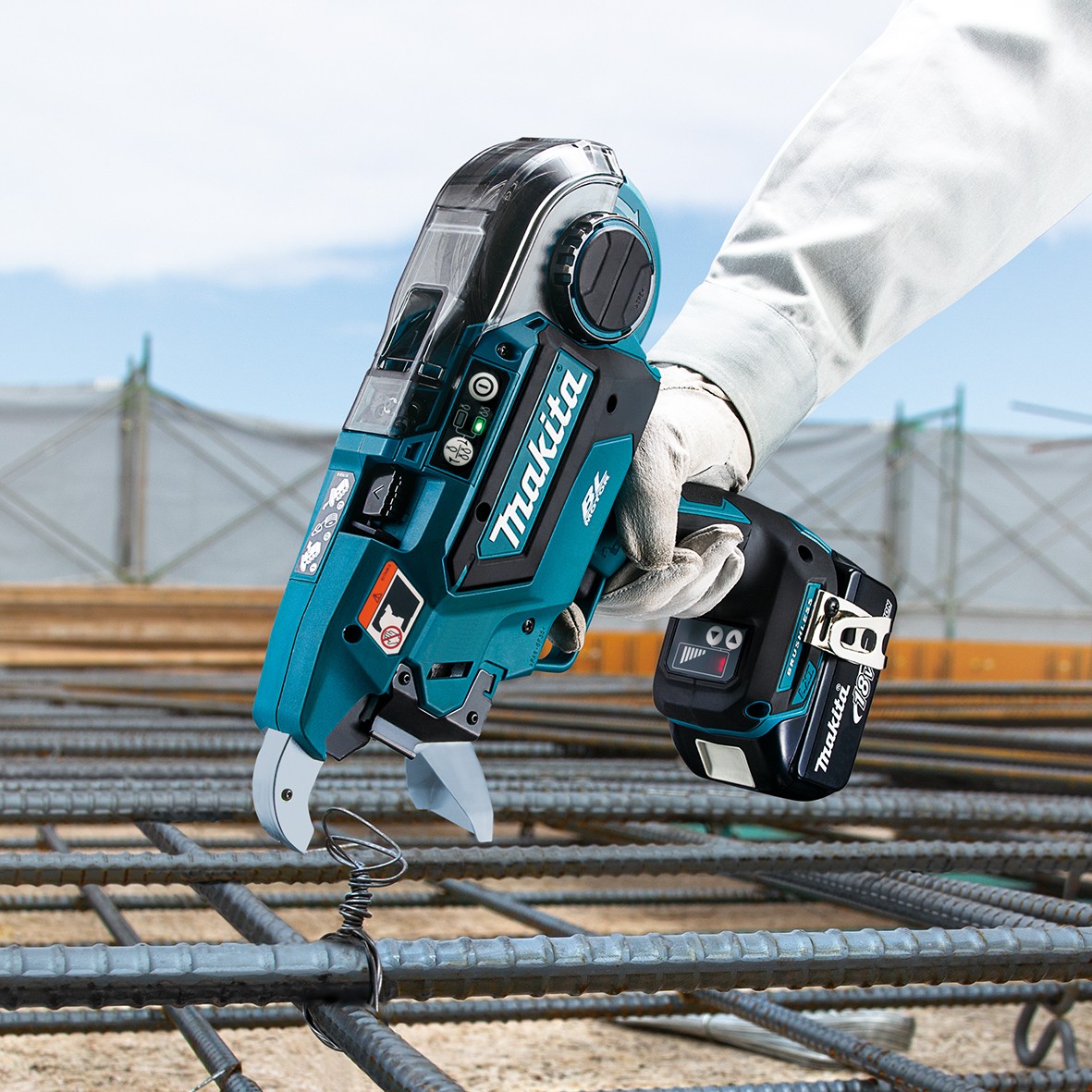 DTR181RTX1- 18V Brushless Large Diameter Rebar  Tying Tool Kit