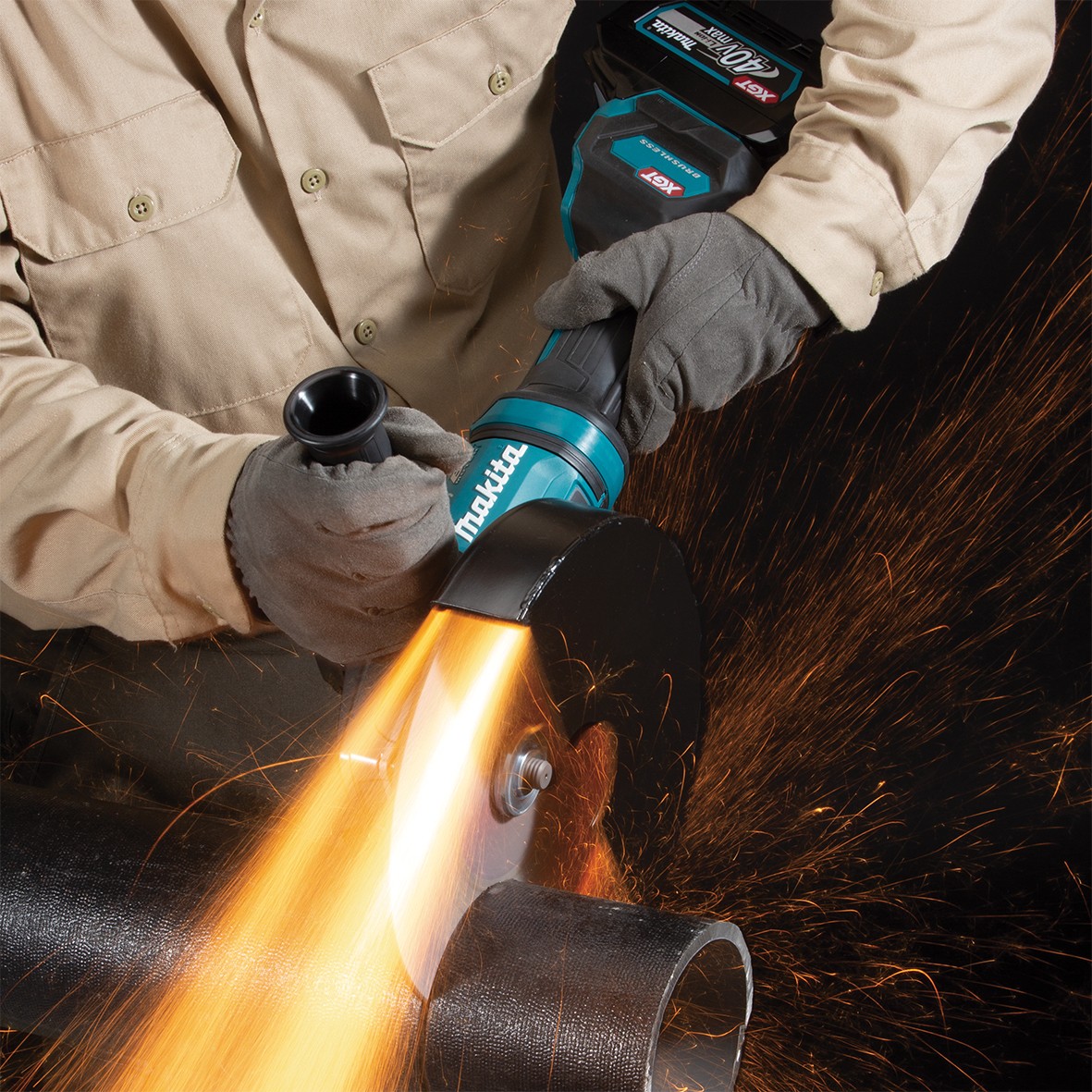 GA038GT101- 40V Max Brushless 230mm (9") Angle Grinder Kit
