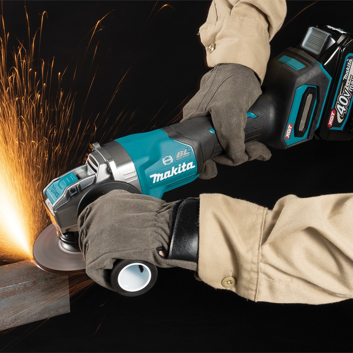 GA047GM202- 40V Max Brushless X-Lock 125mm (5") Paddle Switch Angle Grinder Kit