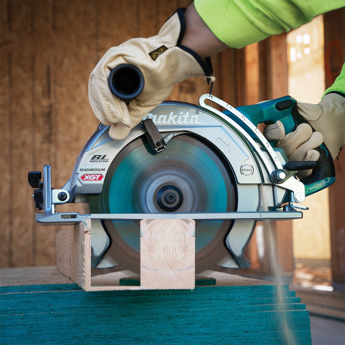 RS002GT101- 40V Max Brushless 260mm (10-1/4")  Rear Handle Saw Kit