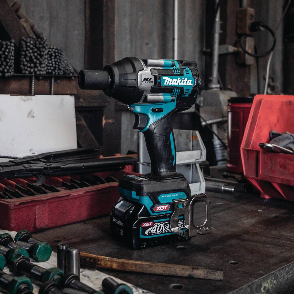 TW007GM201-40V Max Brushless 1/2" Mid-Torque Impact Wrench Kit