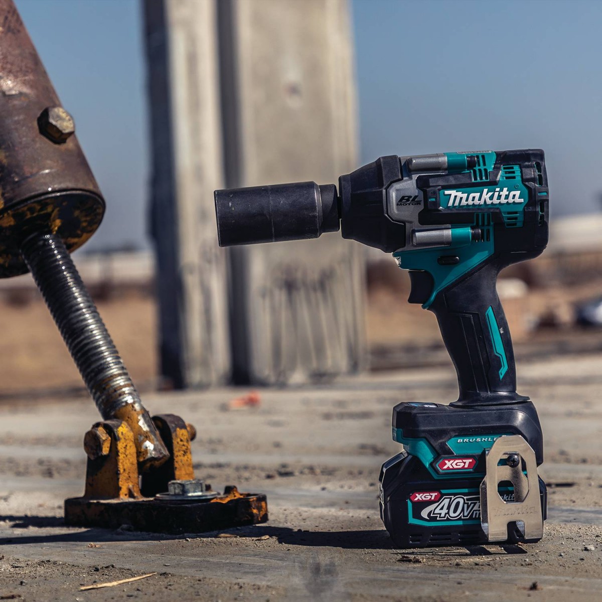 TW007GM201-40V Max Brushless 1/2" Mid-Torque Impact Wrench Kit