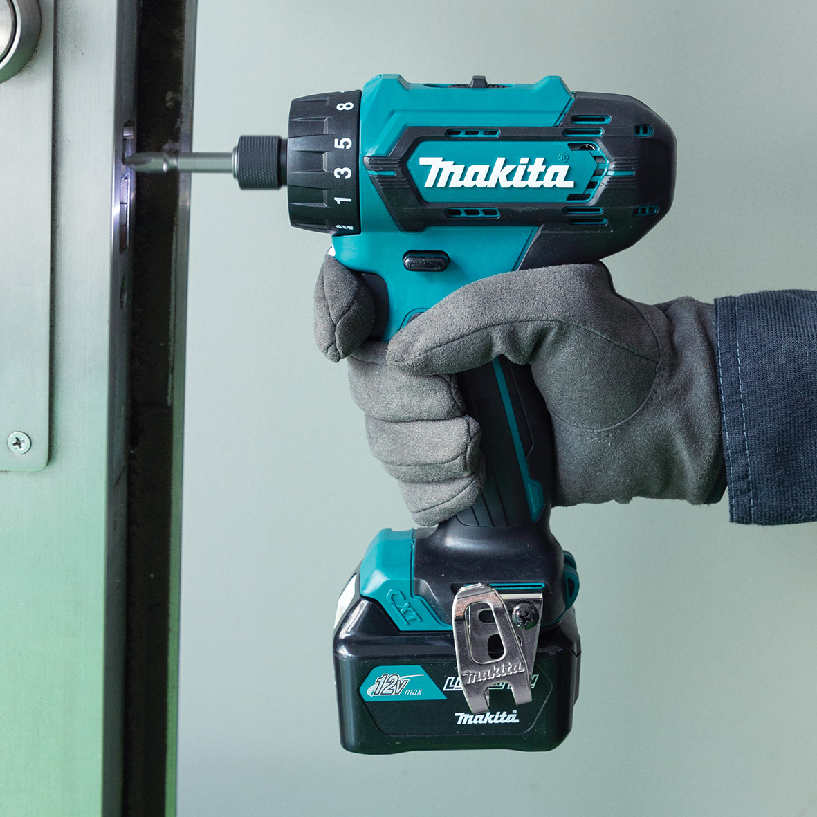 DF033DZ-12V Max Hex Chuck Driver Drill