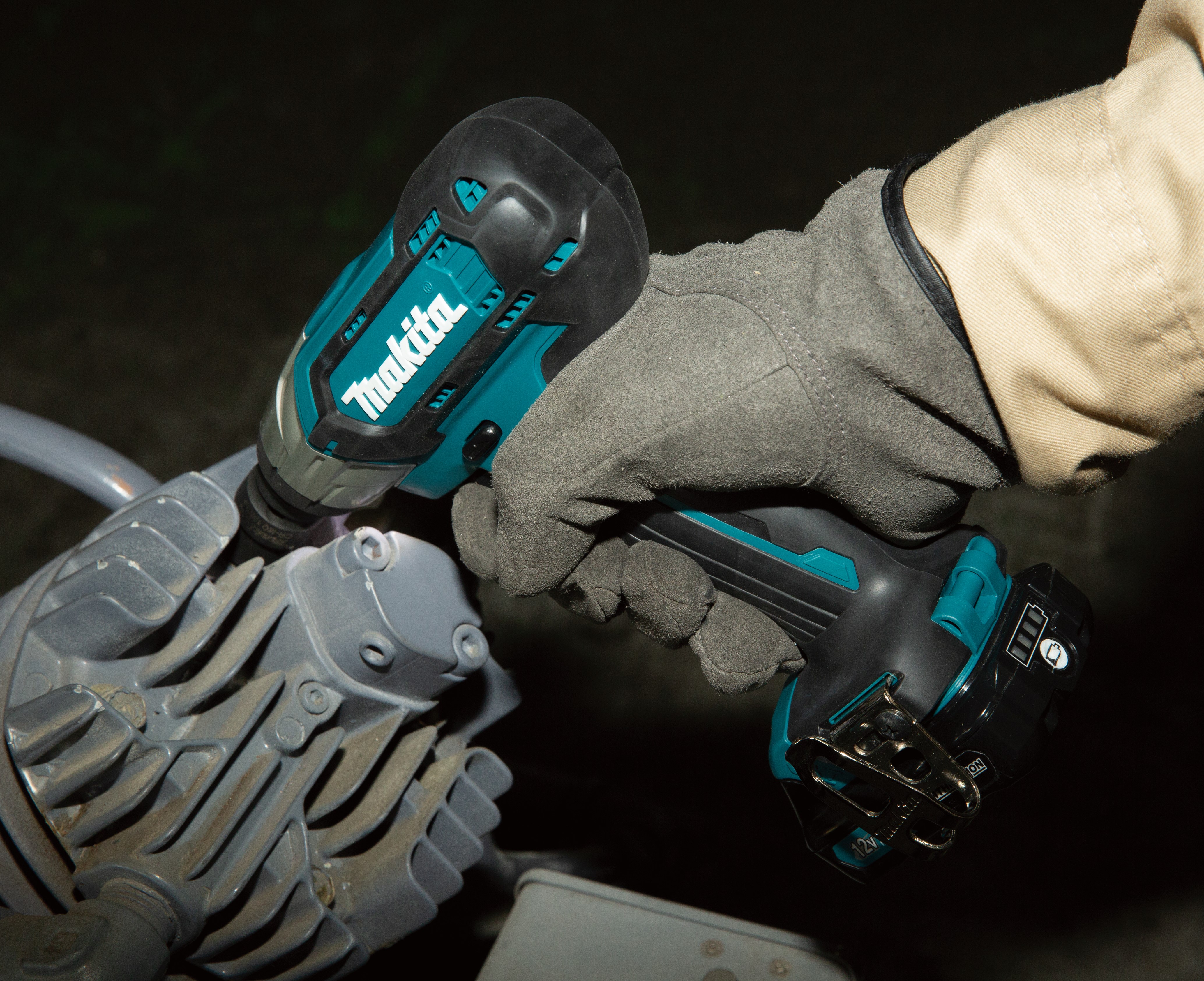 TW141DZ-12V Max 1/2" Impact Wrench