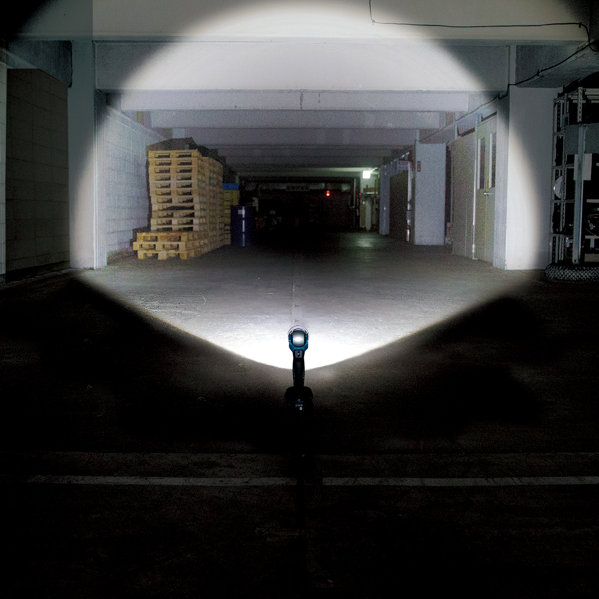 ML106-12V Max Mobile LED Flashlight
