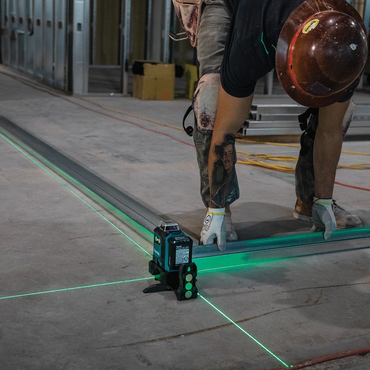 SK700GD- 12V Max Green 3 x 360° Line Laser