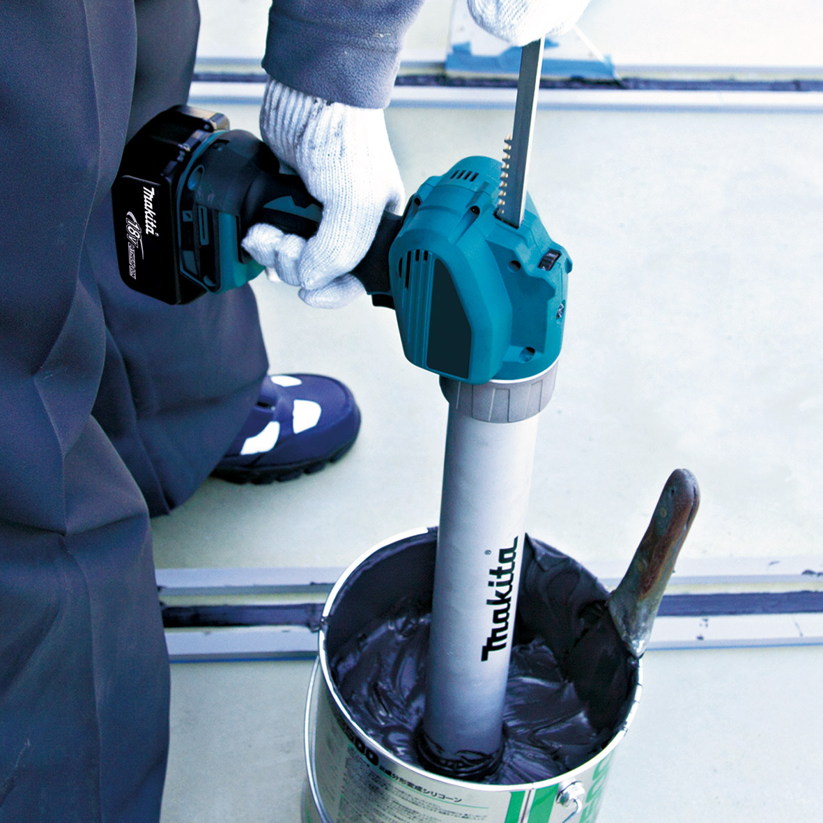 DCG180ZB-18V Mobile 600ml Caulking Gun