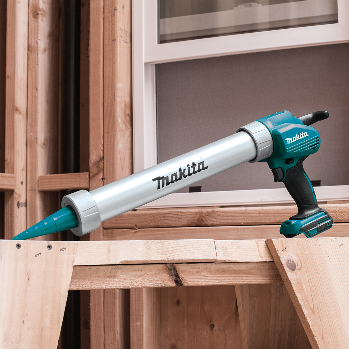 DCG180ZB-18V Mobile 600ml Caulking Gun