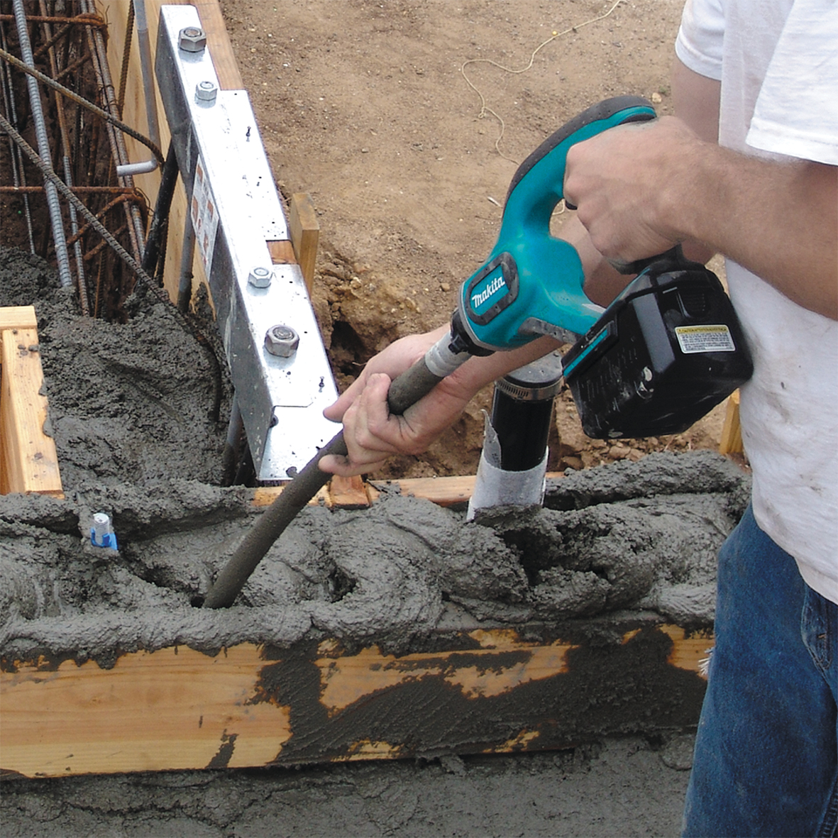 DVR450Z-18V Mobile Concrete Vibrator