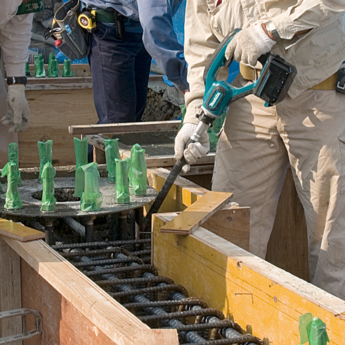 DVR850Z-18V Mobile Concrete Vibrator