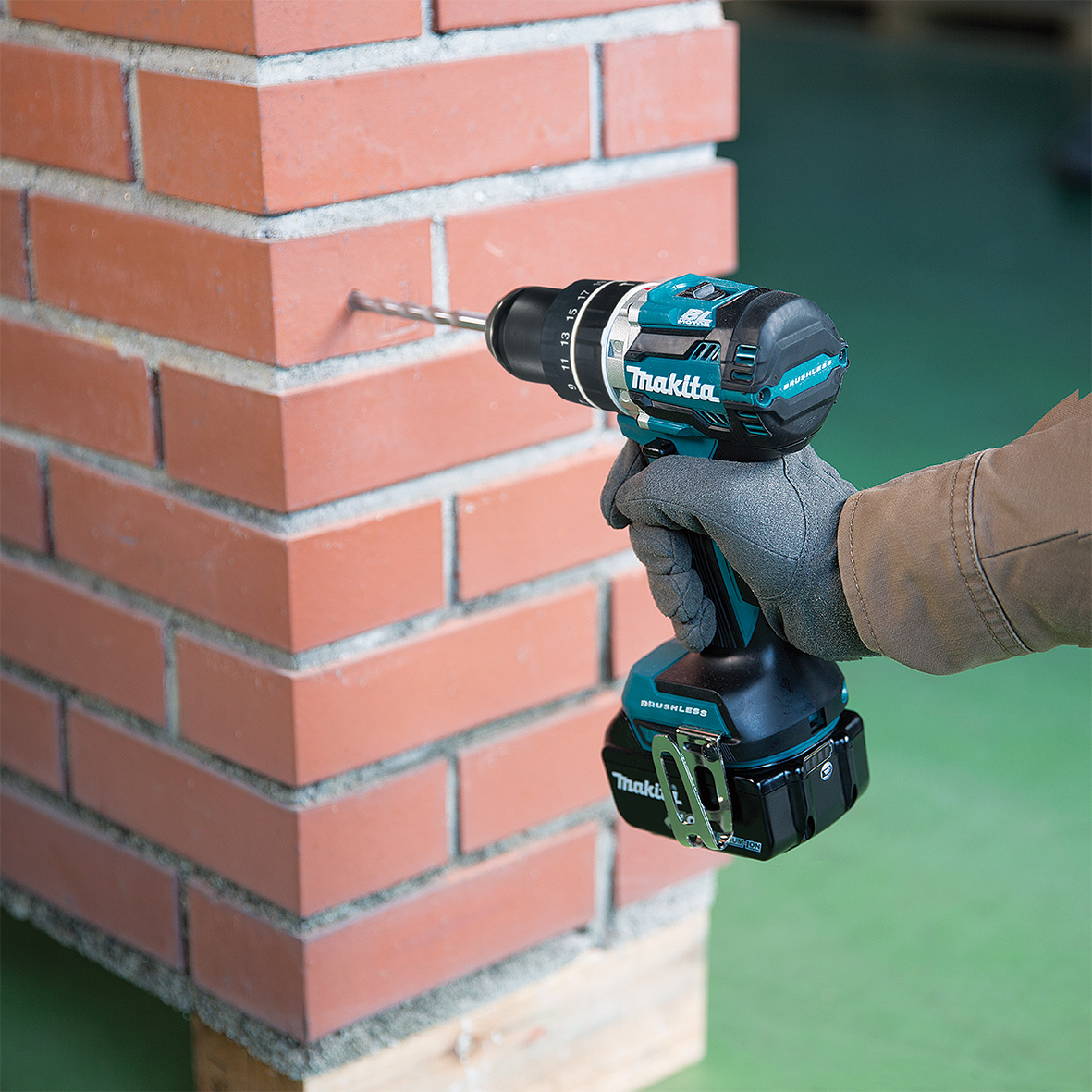 DHP484Z-18V Mobile Brushless Heavy Duty Compact Hammer Driver Drill