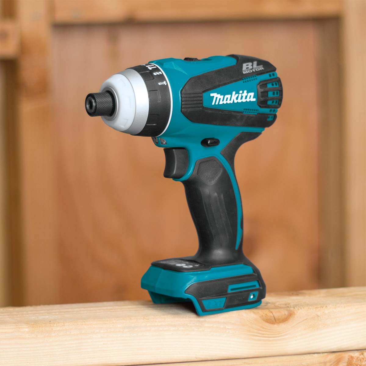 DTP141Z-18V Mobile 4-Mode Impact Driver