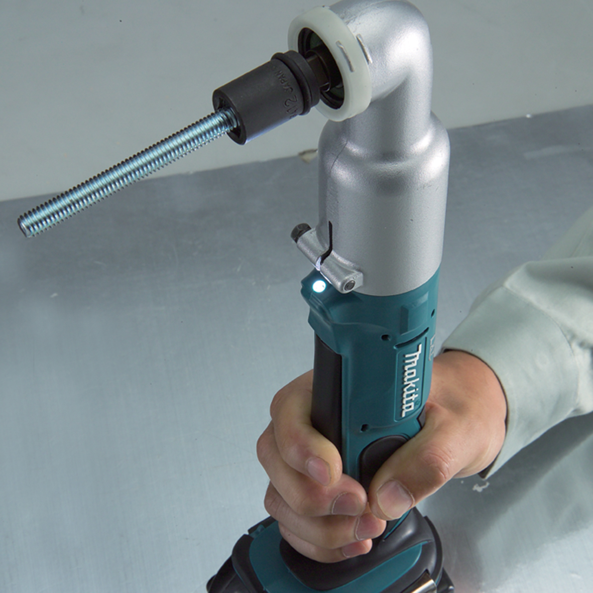 DTL063Z-18V Mobile Angle Impact Wrench