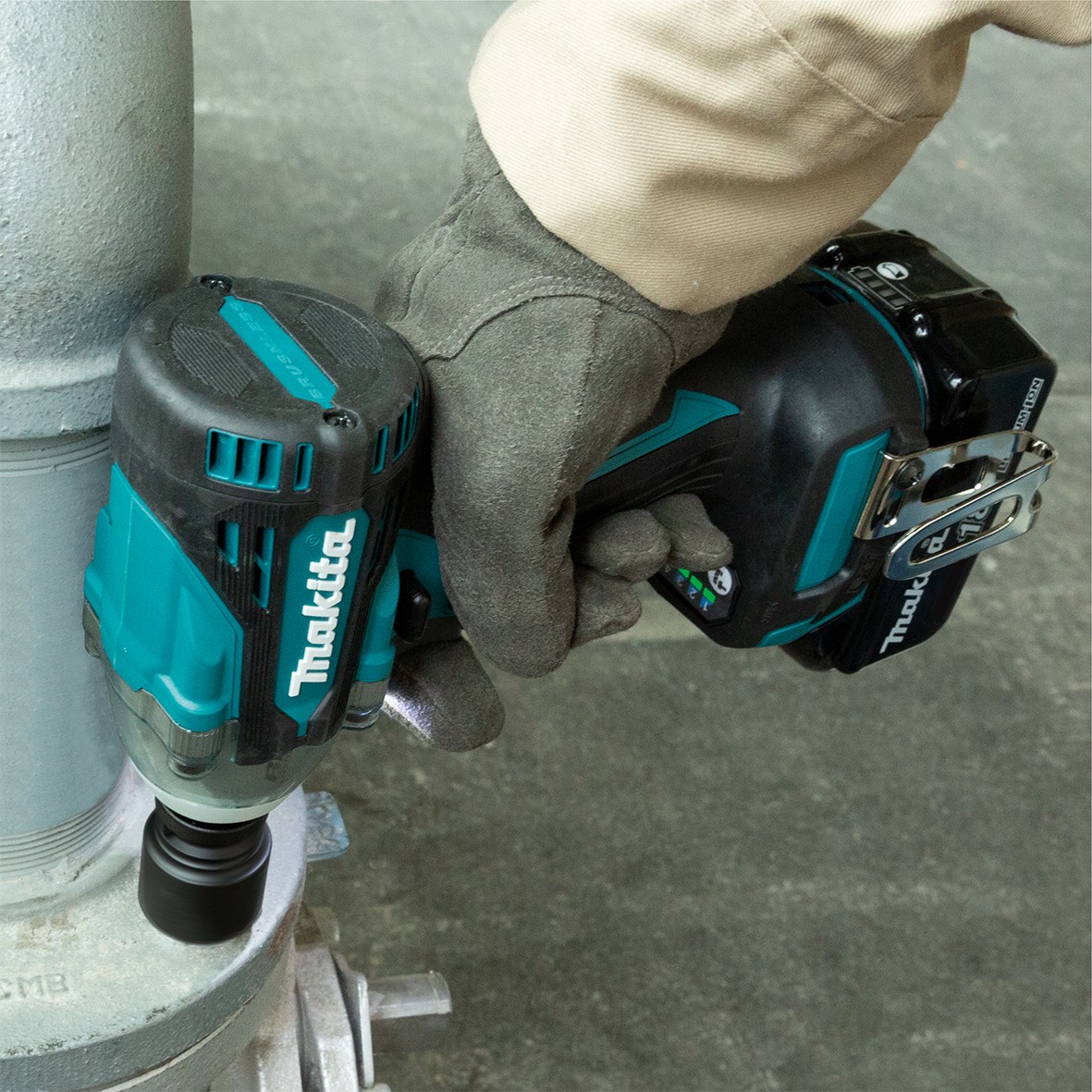 DTW302Z- 18V Brushless 3/8" Impact Wrench