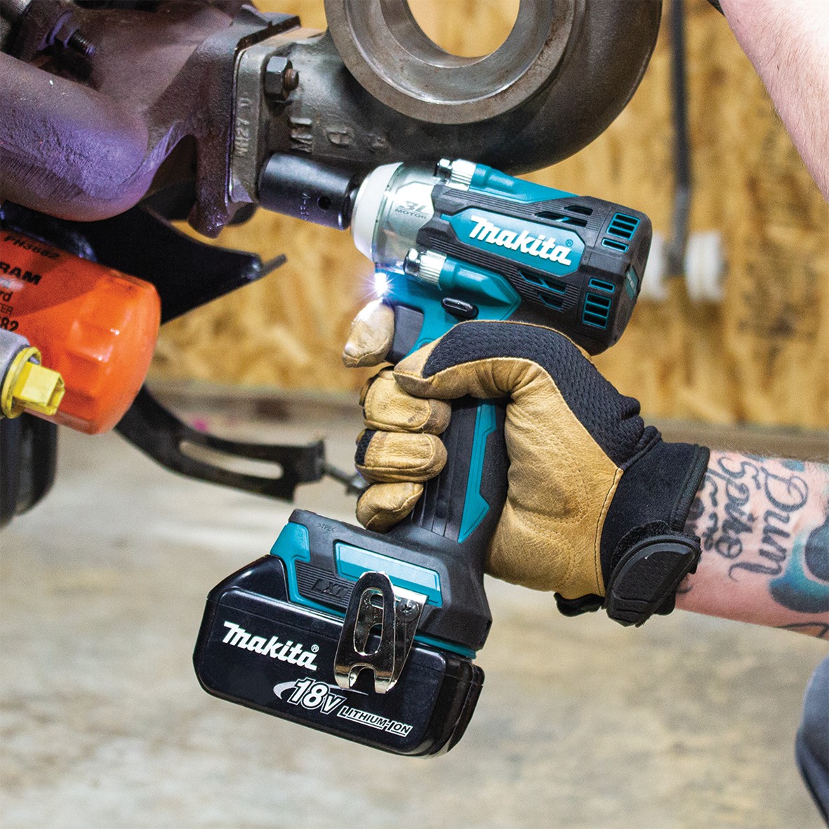 DTW302Z- 18V Brushless 3/8" Impact Wrench
