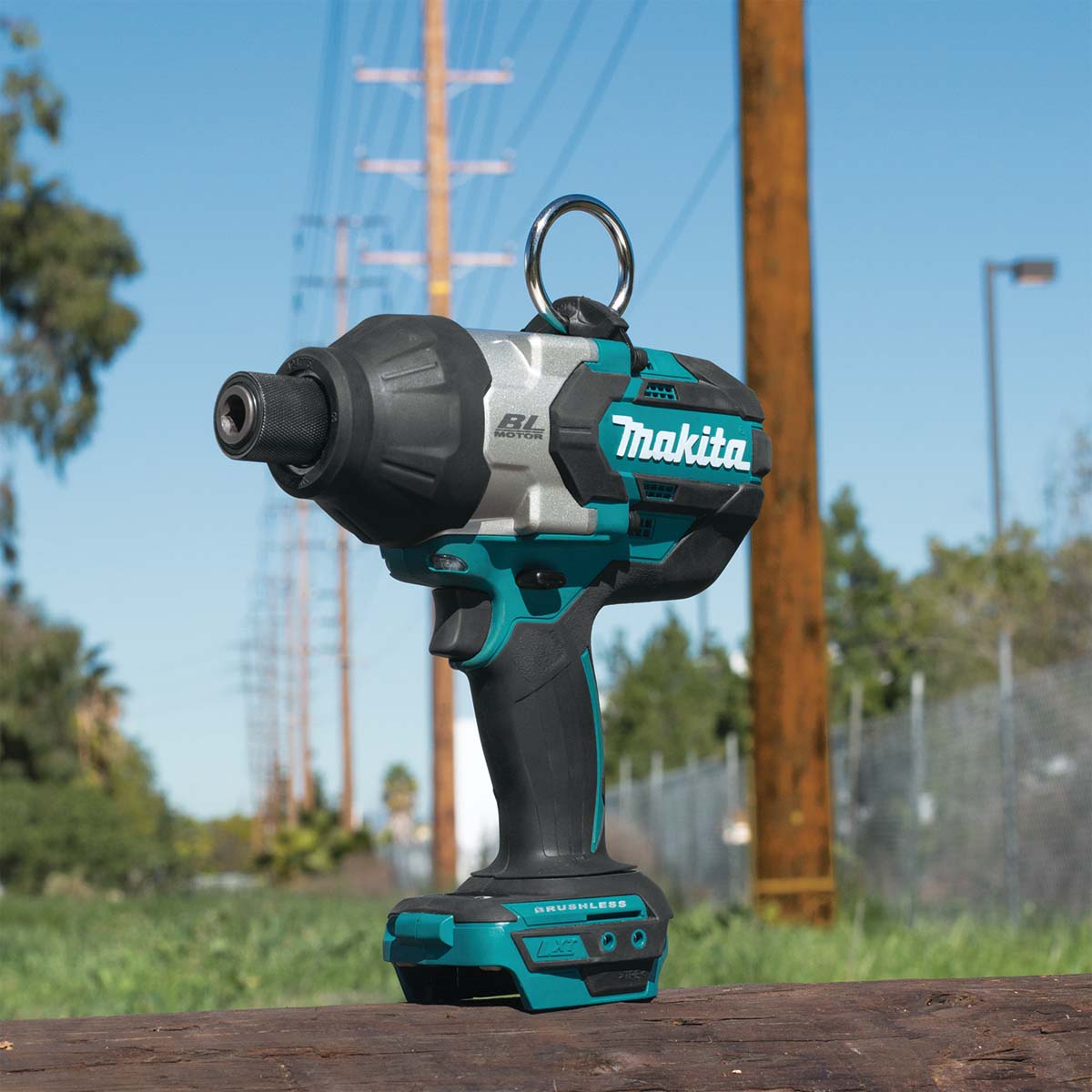 DTW800Z-18V Mobile Brushless 7/16" Impact Wrench