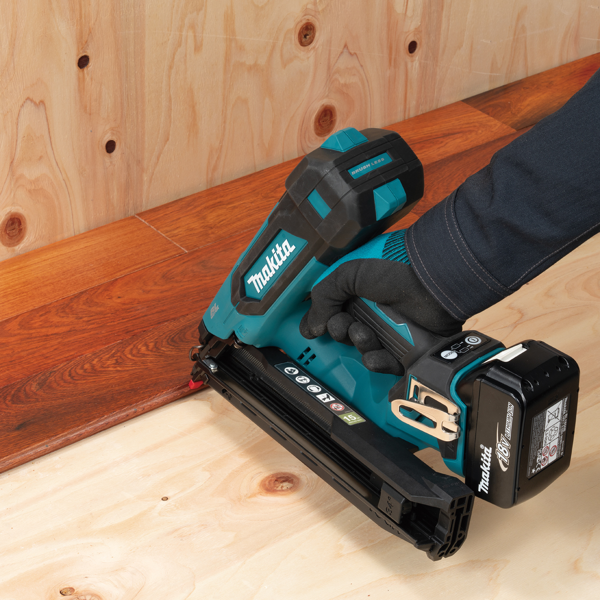DBN620Z - 18V Brushless 15Ga Angled Finishing Nailer