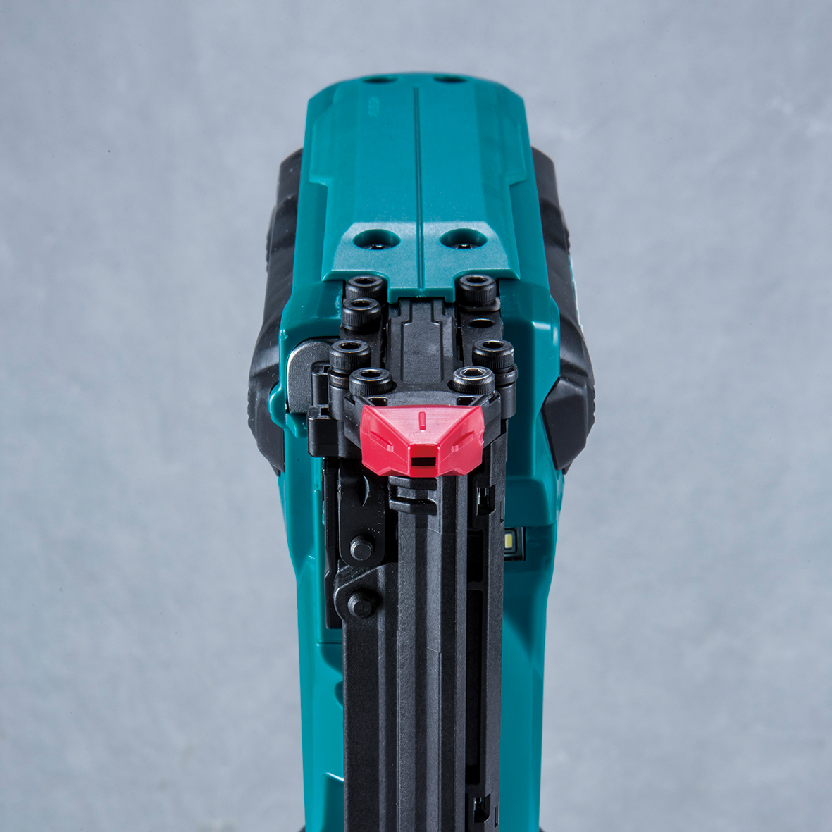 DFN350Z-18V 18Ga C1 Brad Nailer