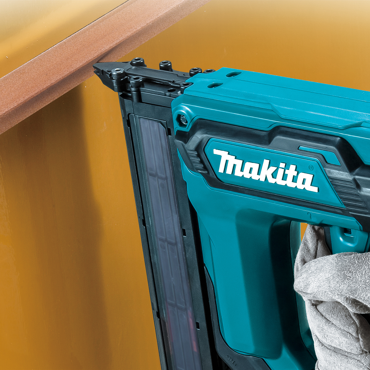 DFN350Z-18V 18Ga C1 Brad Nailer