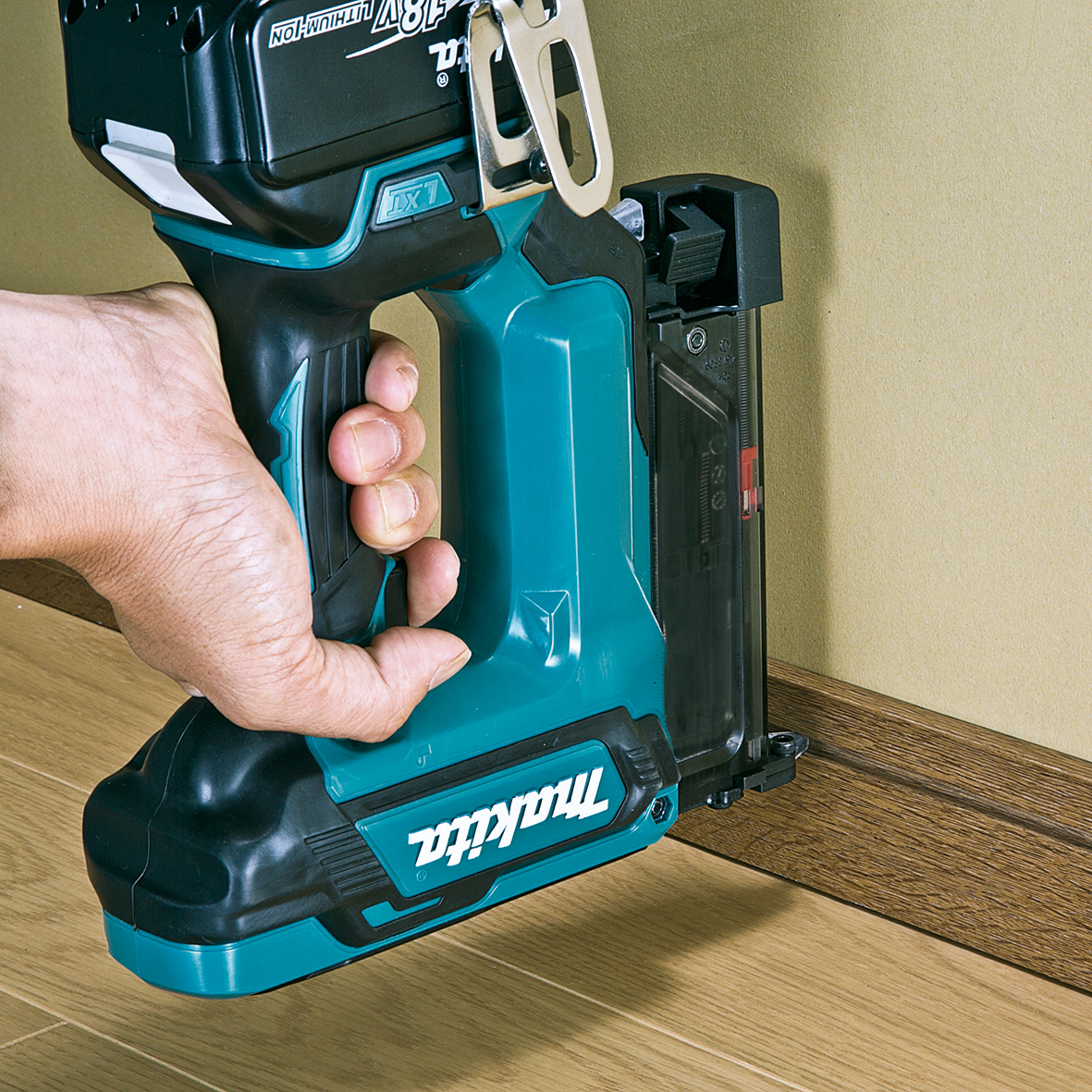DPT353Z-18V Mobile 23Ga Pin Nailer