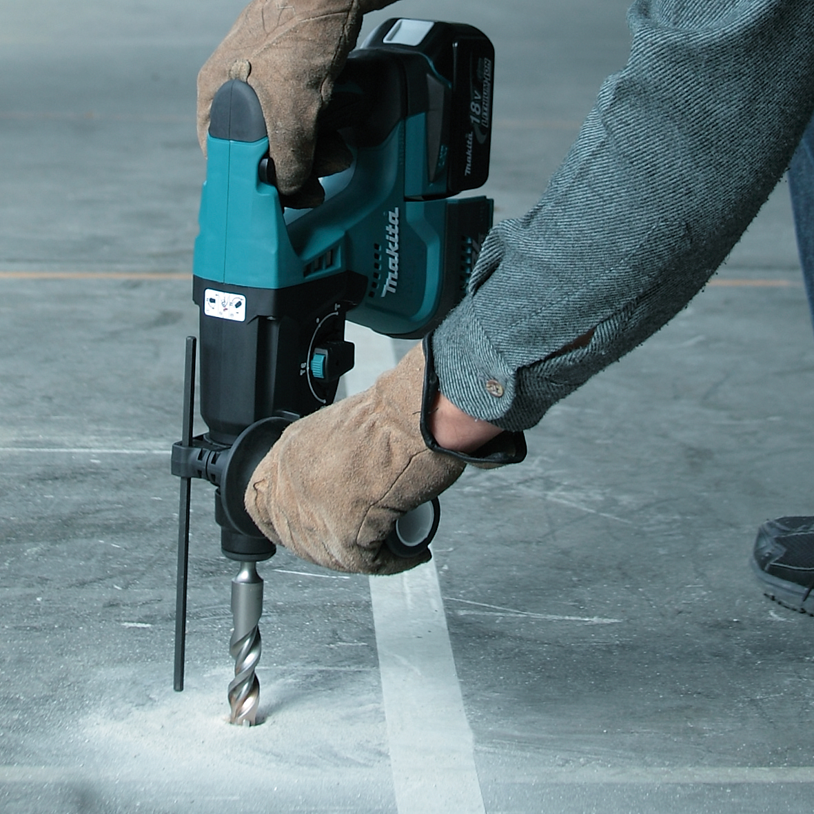 DHR243Z-18V Mobile Brushless 24mm SDS Plus Rotary Hammer