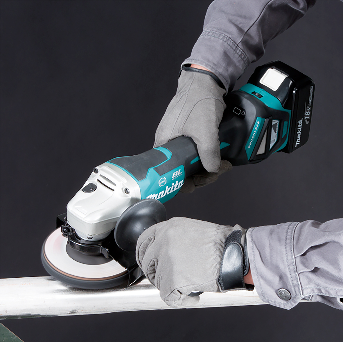 DGA518ZU-18V Brushless AWS 125mm Paddle Switch Angle Grinder