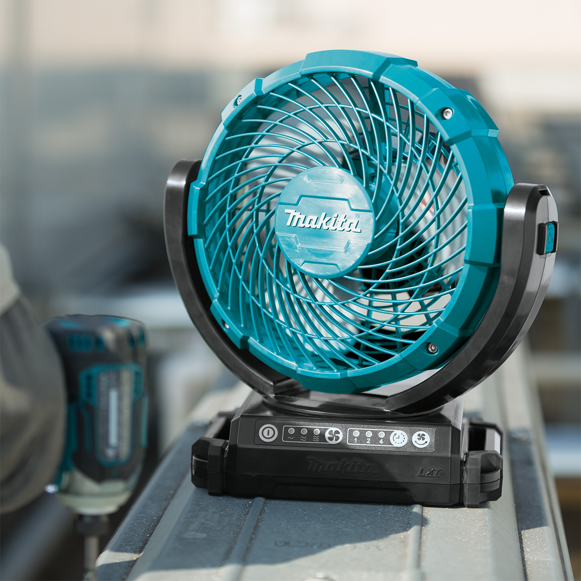 DCF102Z-18V Mobile 180mm (7") Jobsite Fan