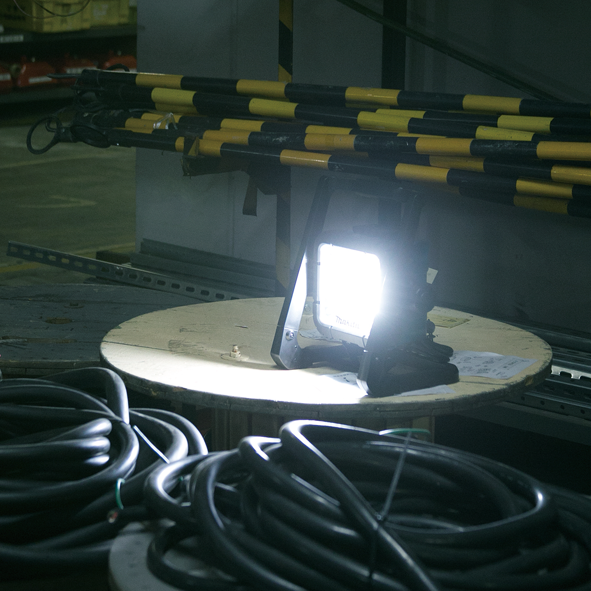 DML805-18V Mobile LED Work light