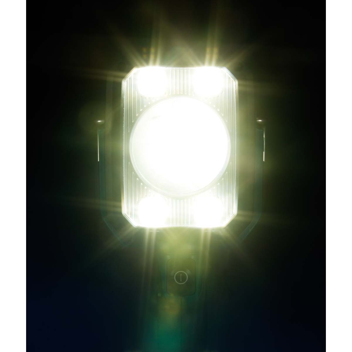 DML812- 18V LED Long Distance Flashlight