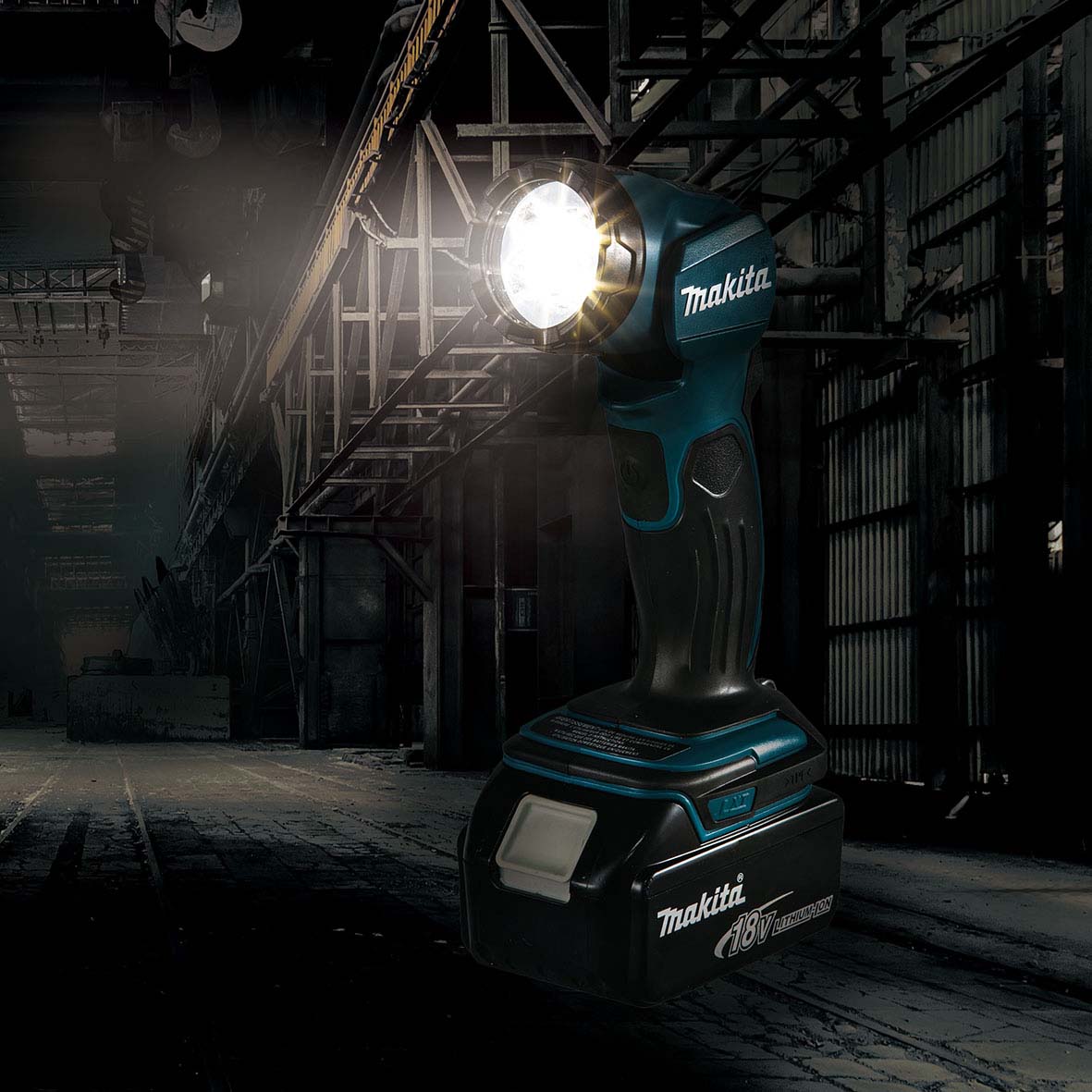 DML815- 18V LED Torch
