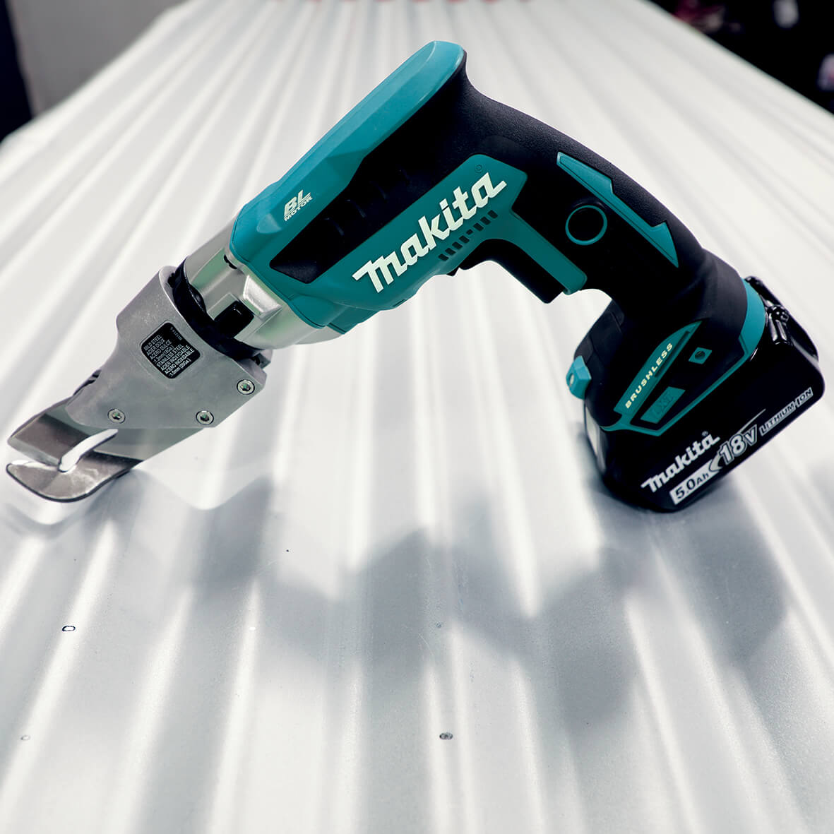 DJS131Z- 18V Brushless 1.3mm Offset Shear