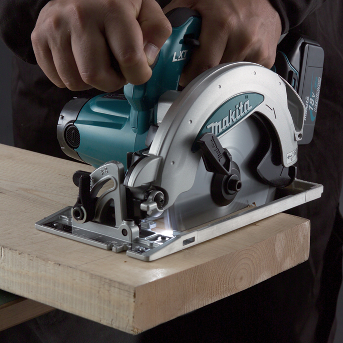 DSS610Z-18V Mobile 165mm Circular Saw