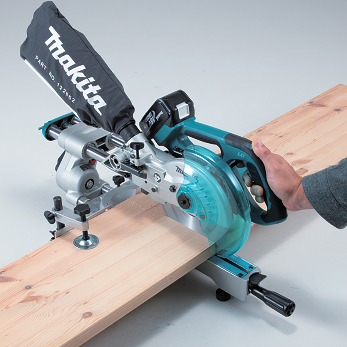 DLS713Z-18V Mobile 190mm (7-1/2") Slide Compound Saw