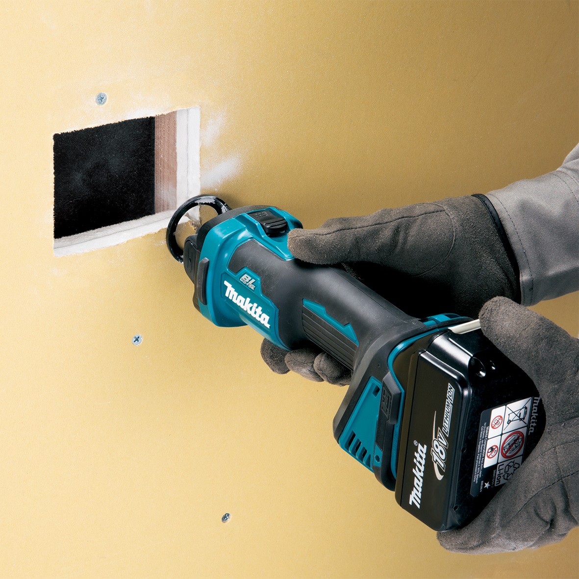 DCO181Z- 18V Brushless AWS Cut Out Tool
