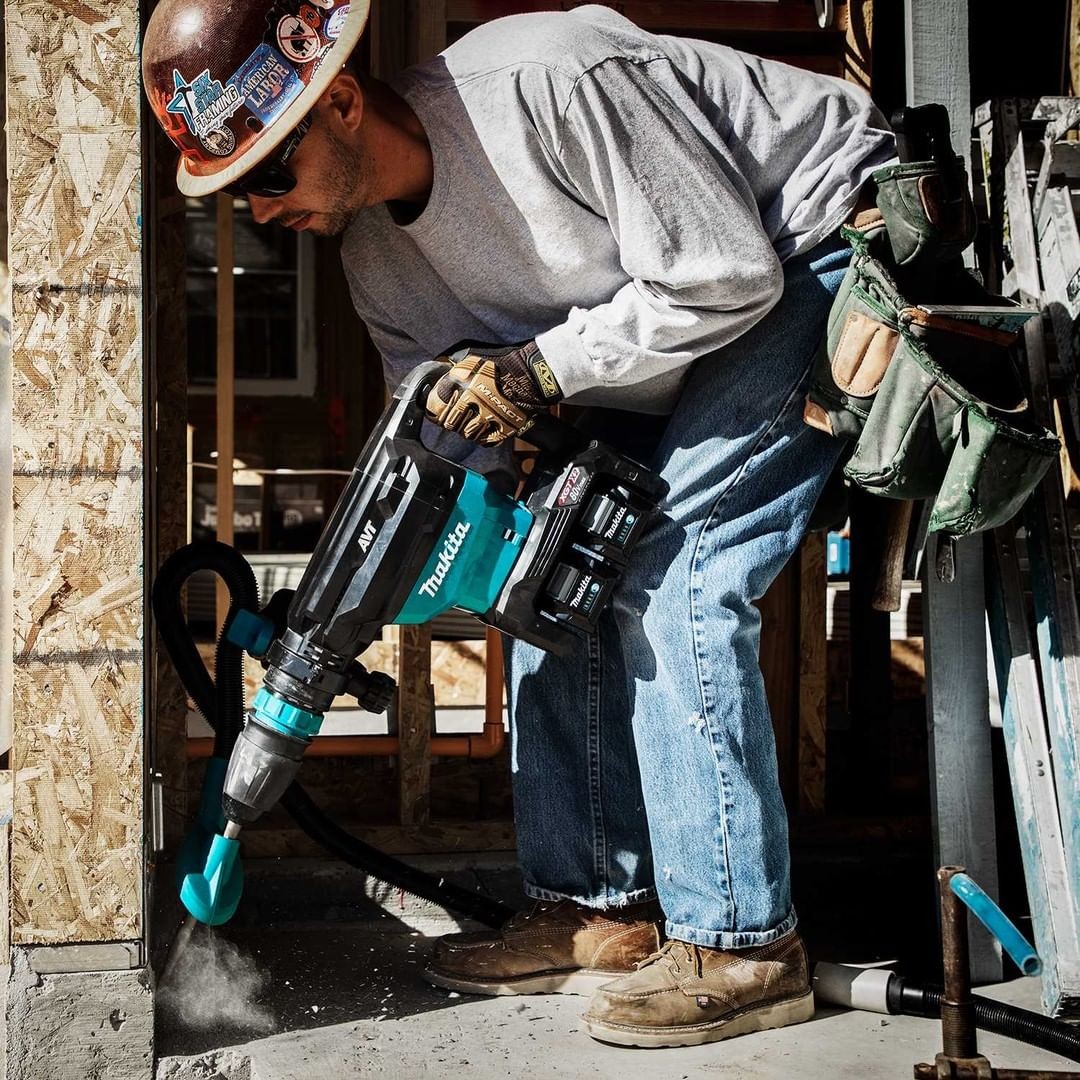 HM002GZ03- 80V Max (40Vx2) Brushless SDS Max Demolition Hammer