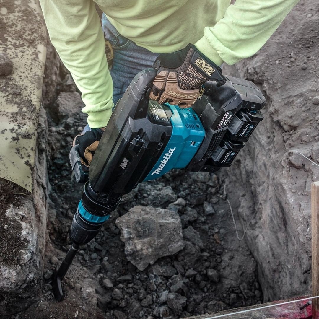 HM002GZ03- 80V Max (40Vx2) Brushless SDS Max Demolition Hammer