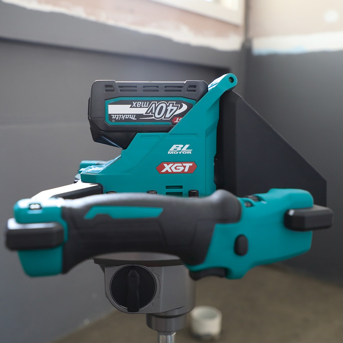 UT001GZ01-40V Max Brushless Mixer