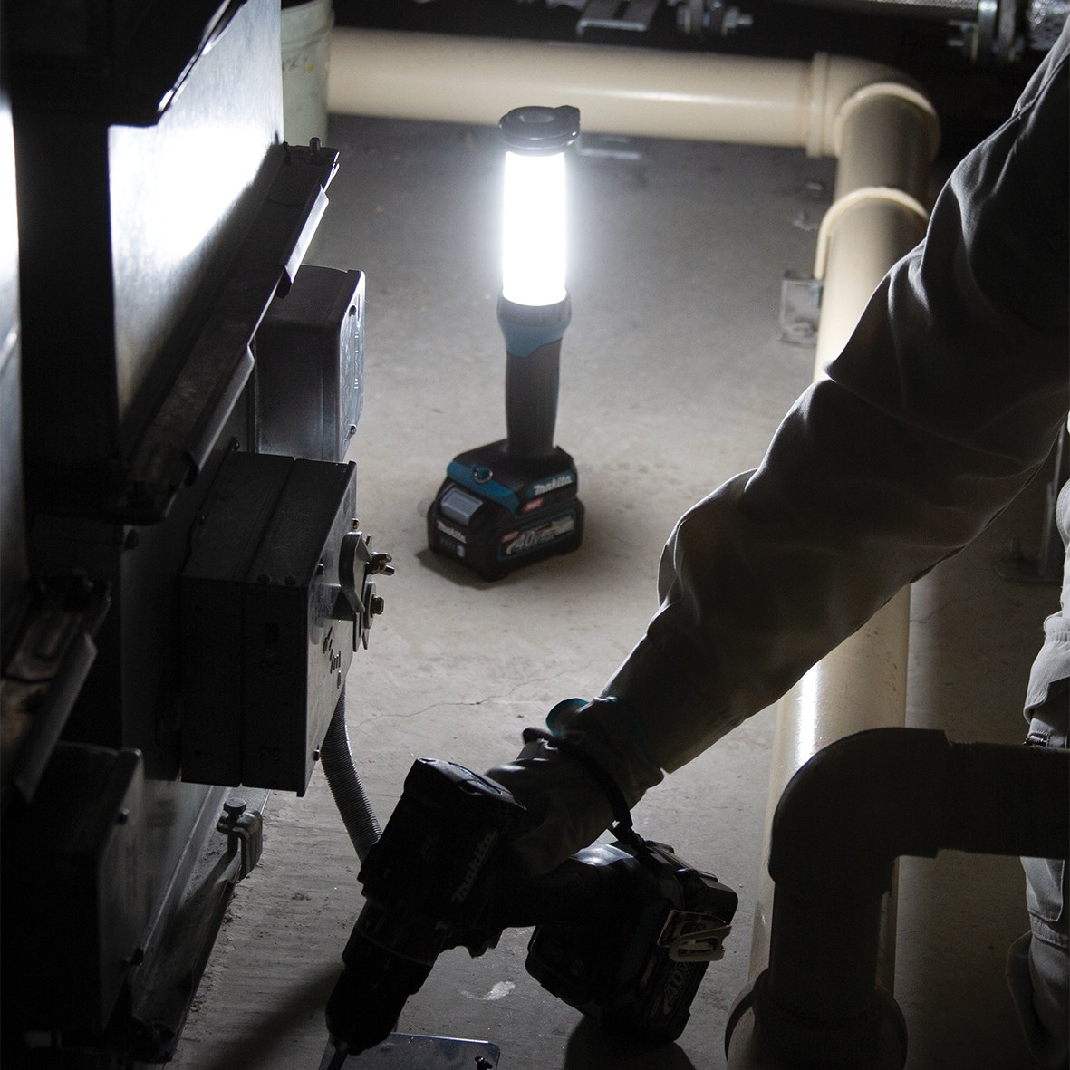 ML002G- 40V Max LED Torch