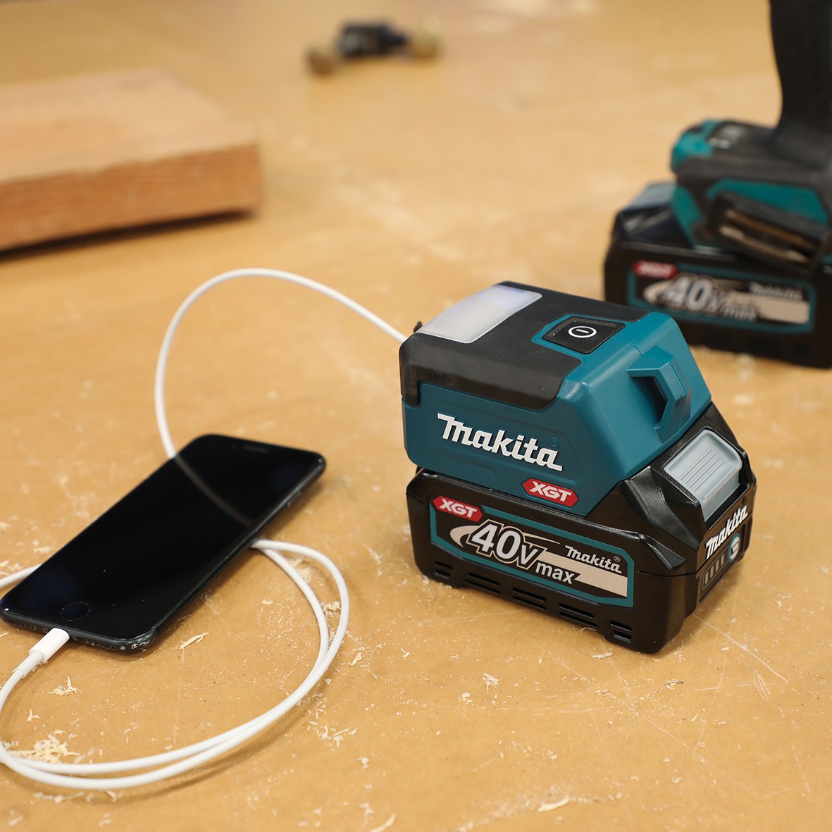 ML011G-40V Max LED Compact Flashlight