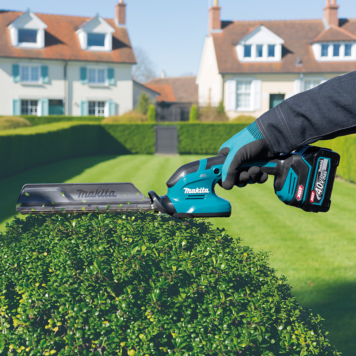 UH023GZ - 40V Max Brushless 200mm Hedge Trimmer 
